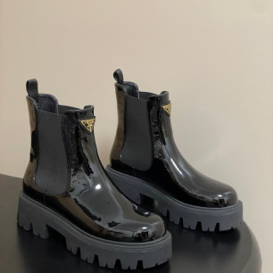 프라다 25FW 첼시 앵클부츠