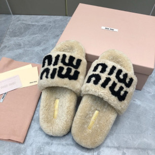 미우미우 25 신상 시어링 슬라이드