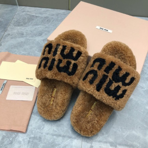 미우미우 25 신상 시어링 슬라이드