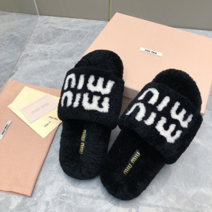미우미우 25 신상 시어링 슬라이드