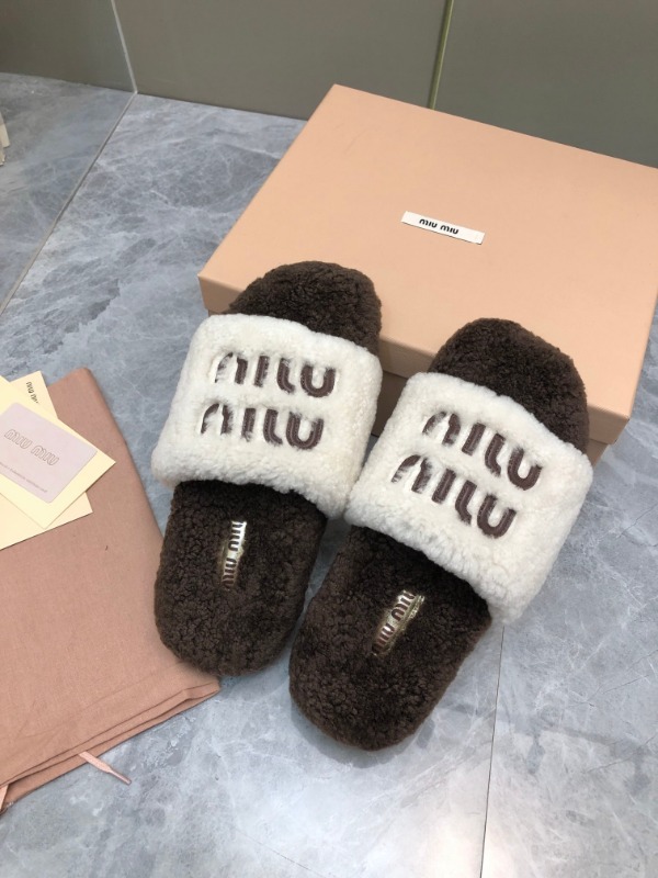 미우미우 신상 시어링 슬라이드