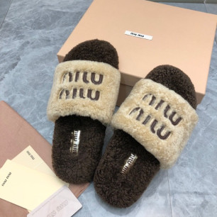미우미우 신상 시어링 슬라이드