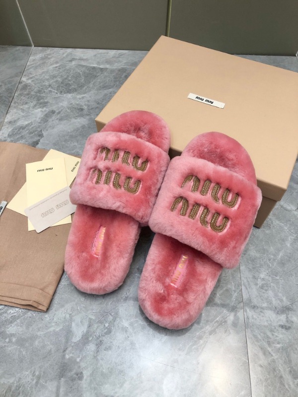 미우미우 신상 시어링 슬라이드