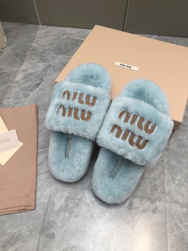 미우미우 신상 시어링 슬라이드