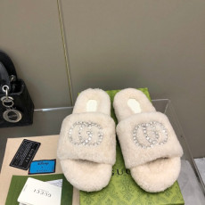 구찌 신상 시어링 슬라이드 샌들