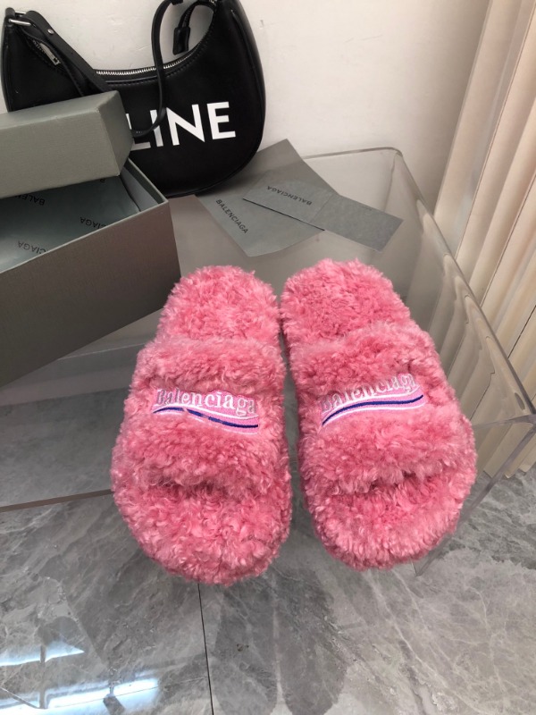 발렌시아가 퍼리 슬라이드