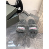 발렌시아가 퍼리 슬라이드