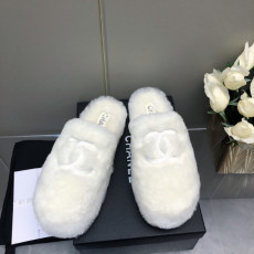 샤넬 25SS 시어링 뮬 슬리퍼