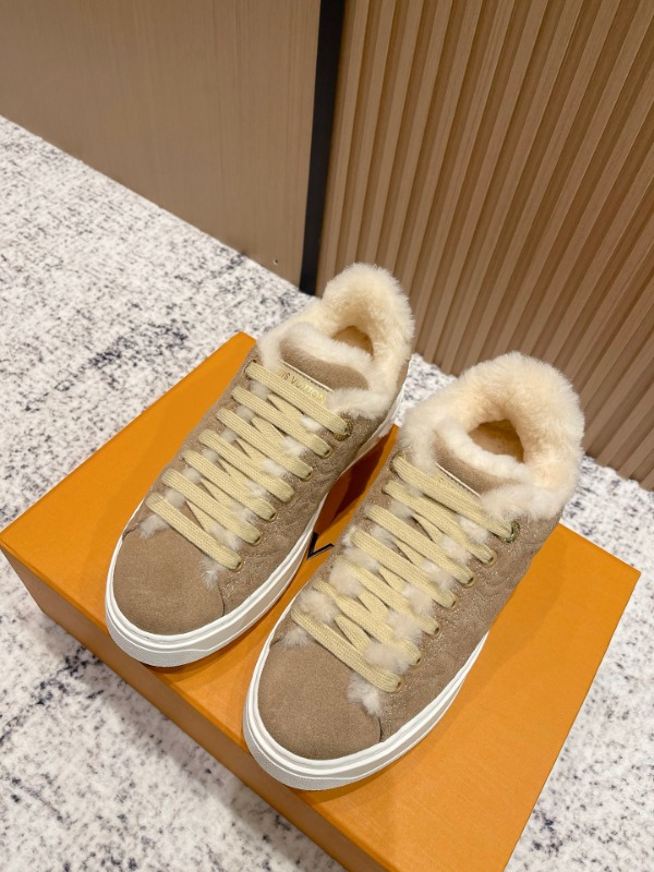 루이비통 25FW 타임 아웃 스니커즈