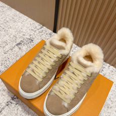 루이비통 25FW 타임 아웃 스니커즈