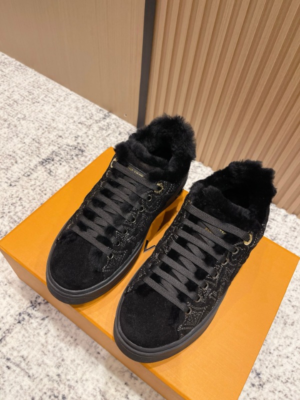 루이비통 25FW 타임 아웃 스니커즈