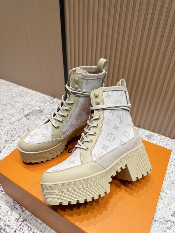 루이비통 로리엇 데저트 부츠