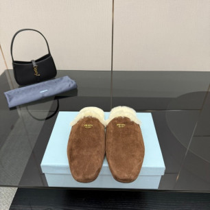 프라다 시어링 뮬