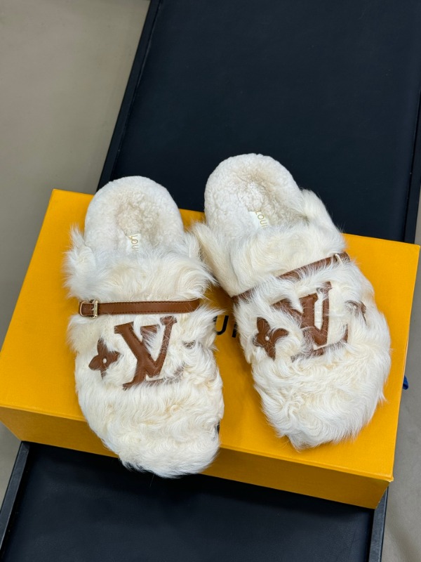 루이비통 LV 이지 뮬 위드 퍼