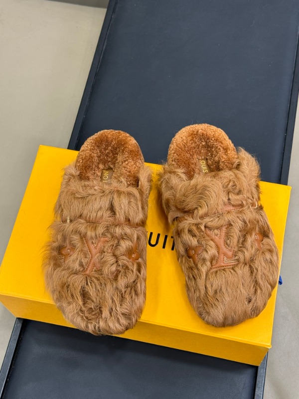 루이비통 LV 이지 뮬 위드 퍼