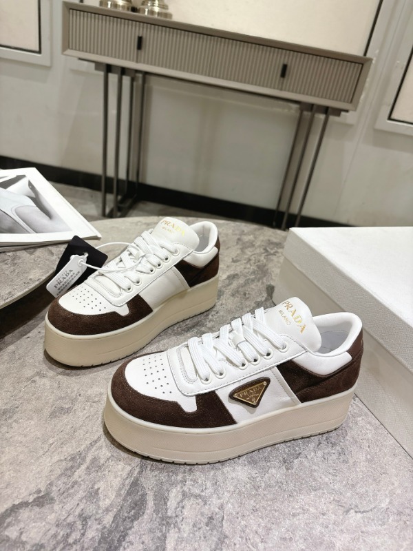 프라다 다운타운 볼드 스니커즈
