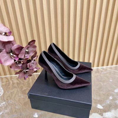 입생로랑 25SS 펌프스