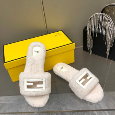 펜디 25F/W 신상 바게트 시어링 뮬