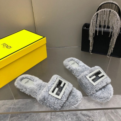 펜디 25F/W 신상 바게트 시어링 뮬
