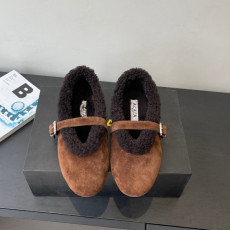 알라이아 F/W 런웨이 시어링 플랫슈즈