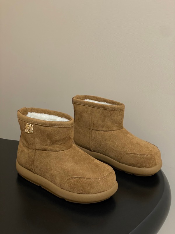 로에베 25FW 신상 어그 부츠