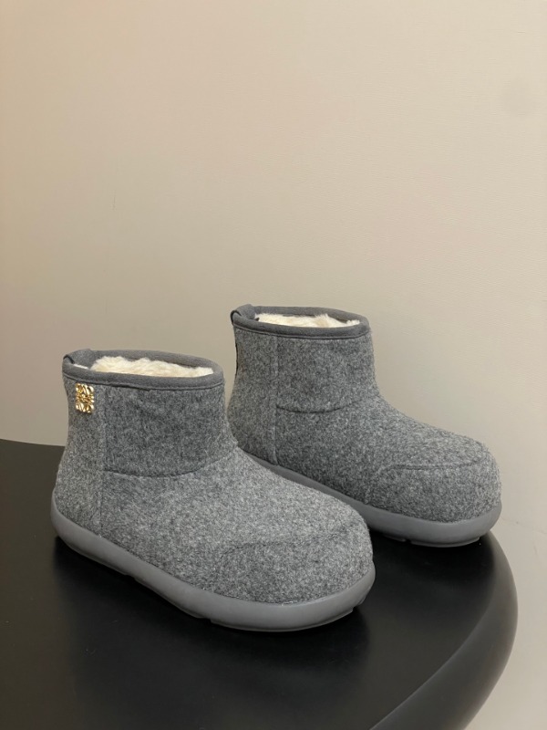 로에베 25FW 신상 어그 부츠