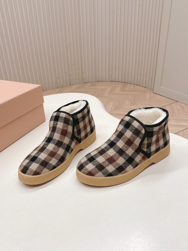 미우미우 시어링 슬립온 부티