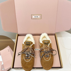 미우미우 25FW 신상 시어링 스니커즈