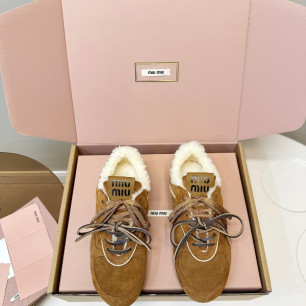 미우미우 25FW 신상 시어링 스니커즈
