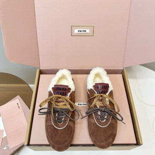 미우미우 25FW 신상 시어링 스니커즈