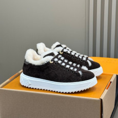 루이비통 25FW 타임아웃 스니커즈