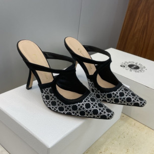 디올 런웨이 신상 뮬 9.5cm