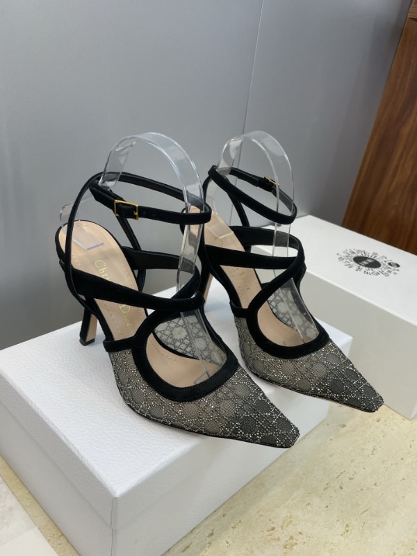 디올 런웨이 신상 펌프스 9.5cm