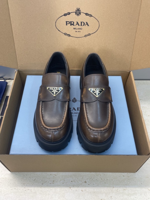 프라다 25FW 신상 로퍼