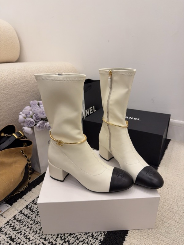 샤넬 F/W 신상 청키힐 앵클부츠