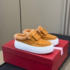 로저비비에 2025 시어링 로퍼