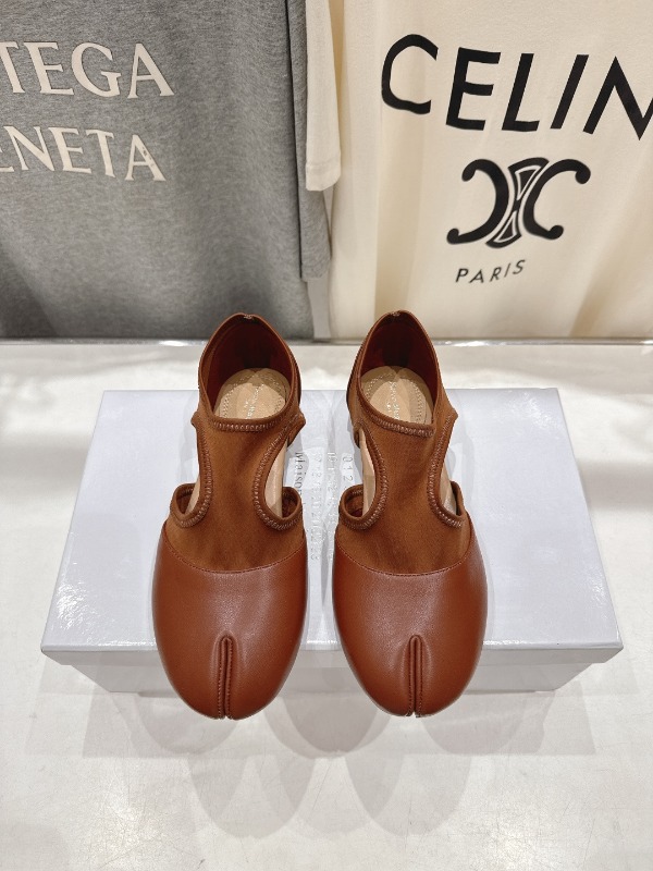마르지엘라 26SS 신상 플랫 슈즈