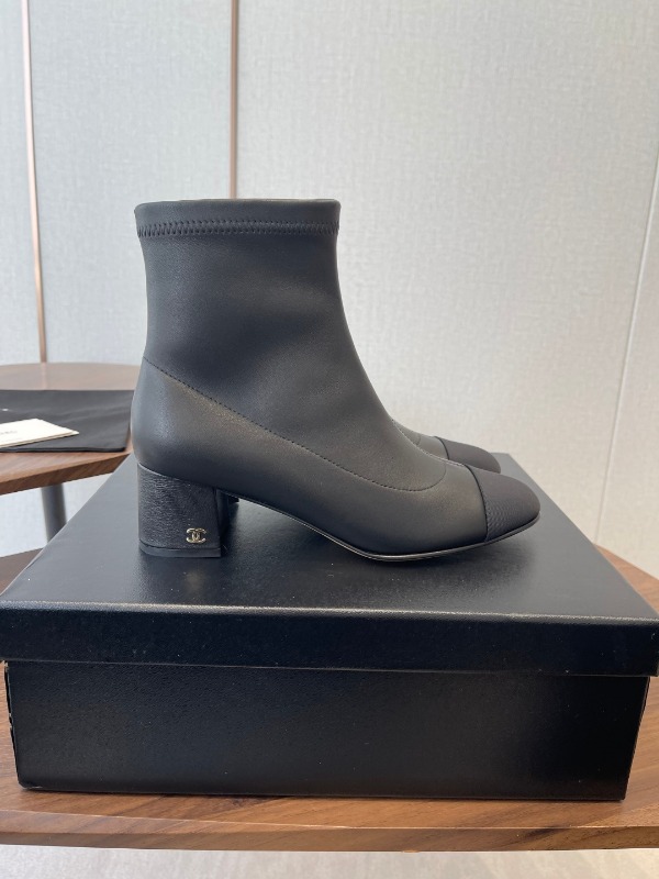 샤넬 25FW 신상 쇼트부츠