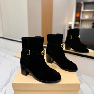발렌티노 V로고 시그니처 앵클부츠 8cm