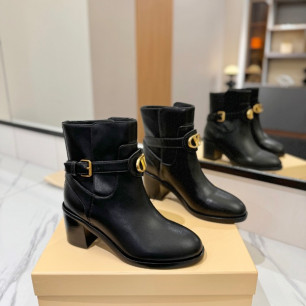 발렌티노 V로고 시그니처 앵클부츠 8cm