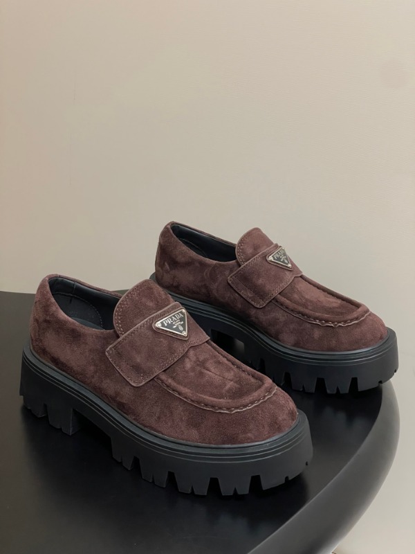 프라다 25FW 플랫폼 로퍼