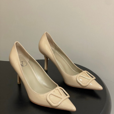 발렌티노 V로고 시그니처 펌프스 8cm