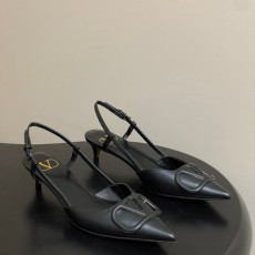 발렌티노 V로고 시그니처 슬링백 4cm