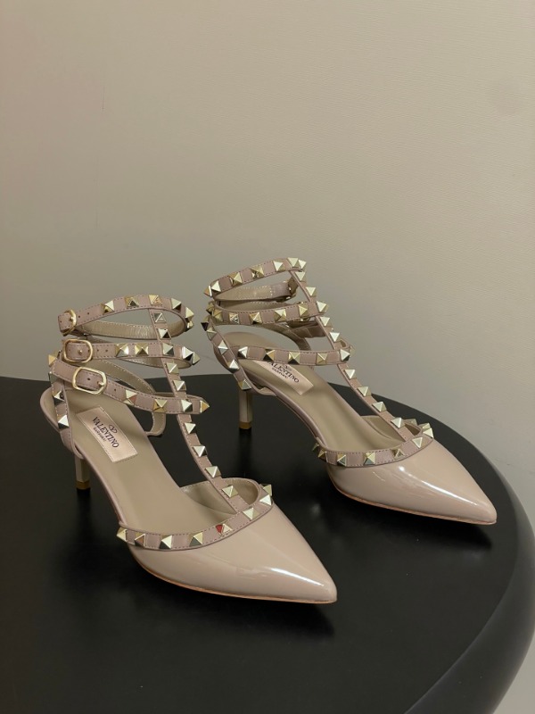 발렌티노 락스터드 슬링백 6.5cm