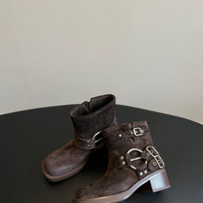 미우미우 F/W 런웨이 앵클 부츠