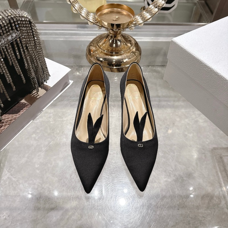 디올 2026 S/S 컬렉션 새틴 펌프스-3.5
