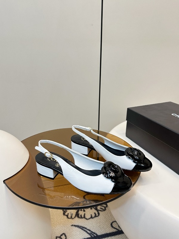 샤넬 26 봄 여름 카멜리아 슬링백 4cm