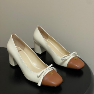 발렌티노 VALET DU ROI 펌프스 6cm
