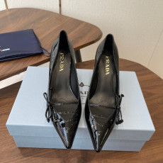 프라다 26SS 신상 펌프스 8cm