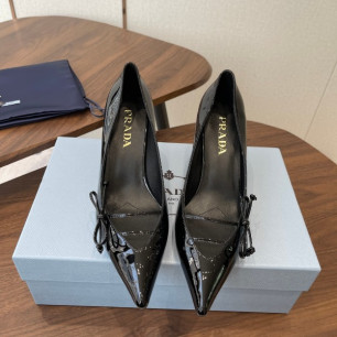 프라다 26SS 신상 펌프스 8cm